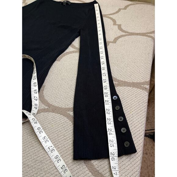 Banana Republic BR ribbed black flare button cuff sleeve sweater, size large - Picture 8 of 11